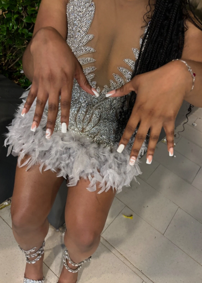 Pretty Sheath V Neck Sleeveless Silver Sequin Short Mini Feathers Formal 8th Grade Homecoming Dresses Summer Middle School Hoco Dress Homecoming Outfits DH824