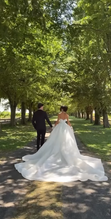 Princess Bridal Dress Ball Gown Sweetheart Sleeveless Satin White Lace Wedding Dresses Pretty Bridal Gowns DH936