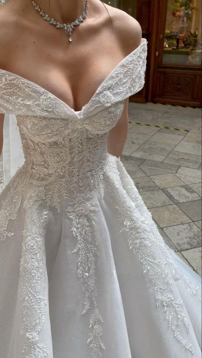 Timeless Bridal Gown Ball Gown Off The Shoulder White Lace Appliques Long Wedding Dresses Elegant Bridal Gowns DH948