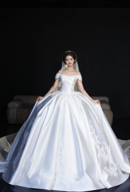 Modest Off-Shoulder Ball Gown Satin Long Wedding Dresses Appliqué White Bridal Dresses Short-Sleeve Bridal Gowns DP04038