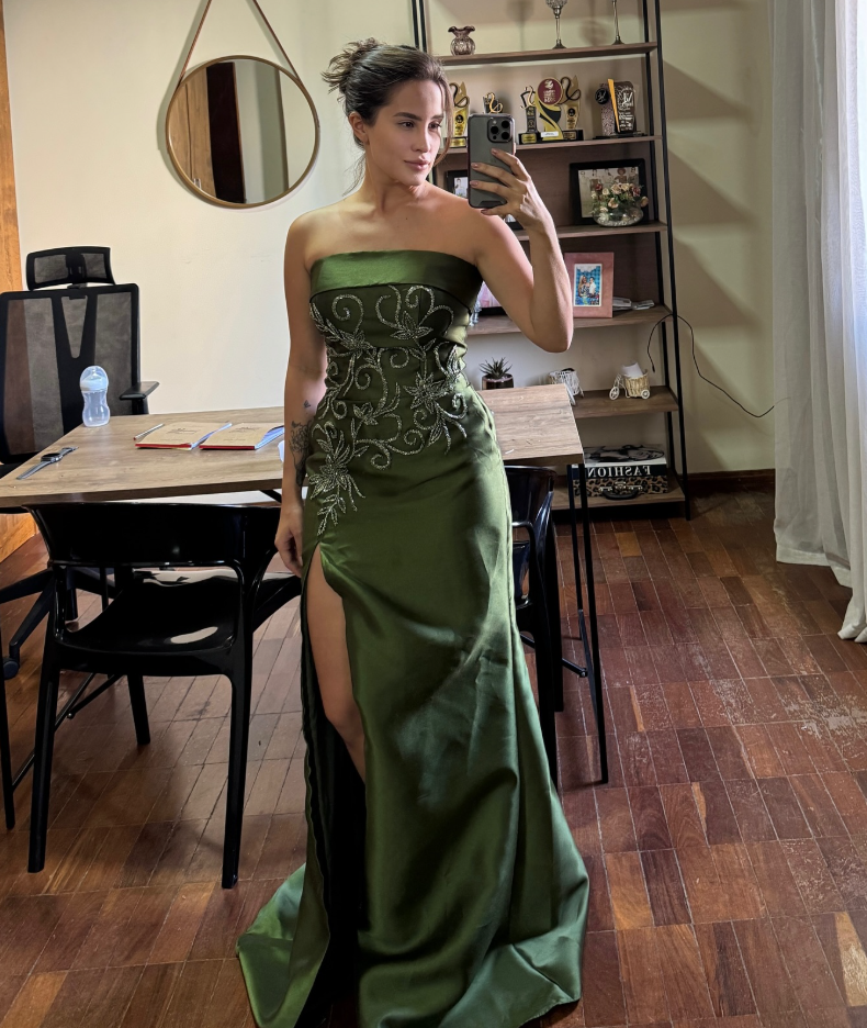 Elegant Strapless Sheath Long Evening Dresses with Slits Satin Appliques Green Prom Dresses Sleeveless Formal Dresses  DP04105