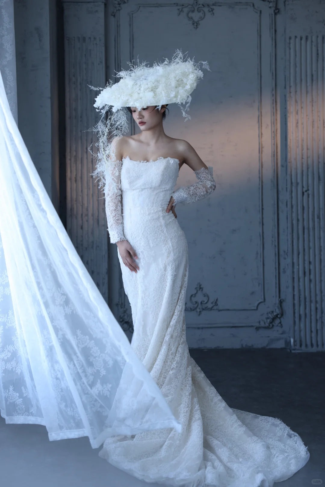 Elegant Sheath Long Wedding Dresses Lace Appliques White Bridal Gowns Sleeveless Bridal Dresses DP04182