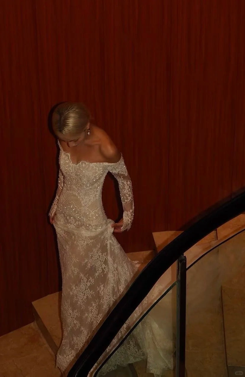 Elegant Off-shoulder Sheath Long Wedding Dresses Lace Appliques White Bridal Gowns Long Sleeves Bridal Dresses DP04183