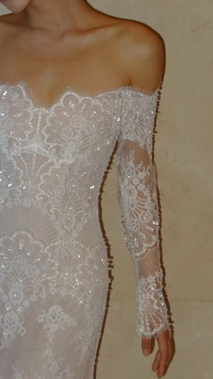 Elegant Off-shoulder Sheath Long Wedding Dresses Lace Appliques White Bridal Gowns Long Sleeves Bridal Dresses DP04183