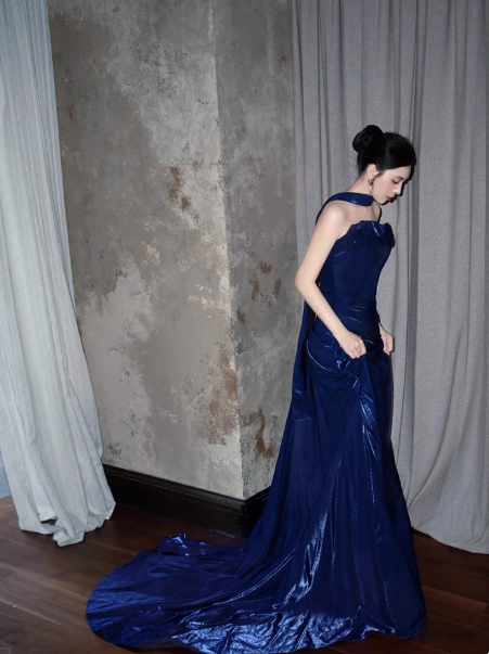 Elegant Strapless Sheath Blue Prom Dresses Satin Sleeveless Long Evening Dresses  DP04193