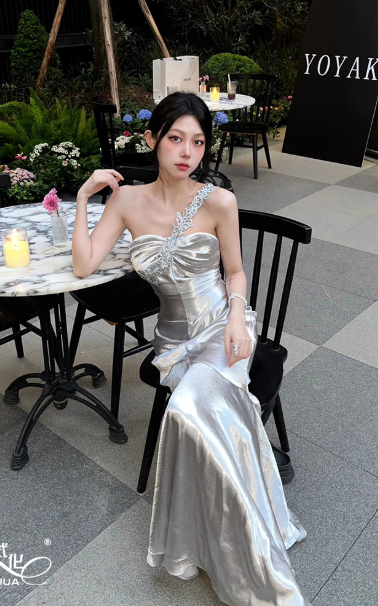 Süßes Ballkleid Spaghettiträger Silbergrau Mini Kurzes Formales Homecoming-Kleid Party Kurzes Ballkleid Hoco Kleider DH2684