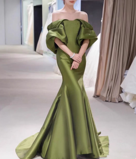 Chic Off-shoulder Mermaid Long Prom Dresses Satin Green Evening Dresses Sleeveless Party Dresses  DP04275