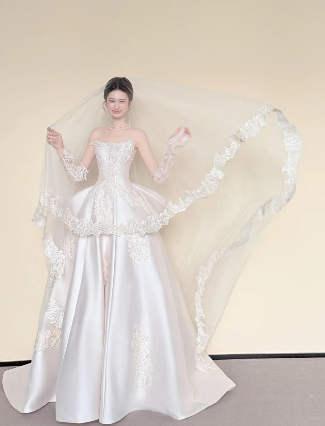 Chic Strapless A-Line Long Wedding Dresses Satin Appliques Bridal Gowns Sleeveless Bridal Dresses DP04315