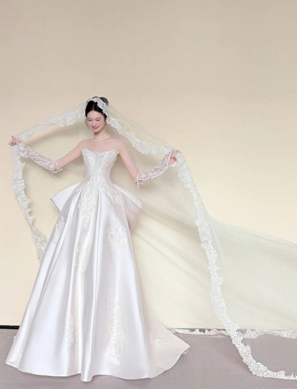 Chic Strapless A-Line Long Wedding Dresses Satin Appliques Bridal Gowns Sleeveless Bridal Dresses DP04315