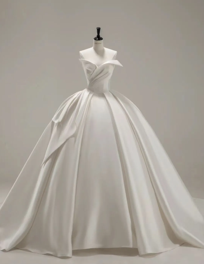 Simple Ball Gown Satin Long Wedding Dresses Strapless White Bridal Gowns Sleeveless Bridal Dresses DP04411