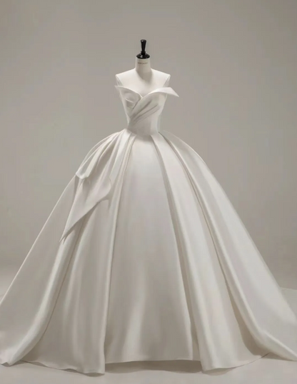 Simple Ball Gown Satin Long Wedding Dresses Strapless White Bridal Gowns Sleeveless Bridal Dresses DP04411