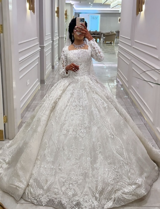 Gorgeous Square Neck A-Line Long Wedding Dresses Beaded Tulle White Bridal Gowns Long Sleeves Bridal Dresses DP04413