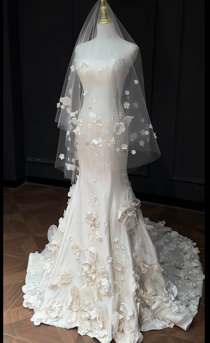 Glam Strapless Mermaid Long Weeding Dresses Appliques Satin White Bridal Dresses Sleeveless Bridal Gowns DP04450