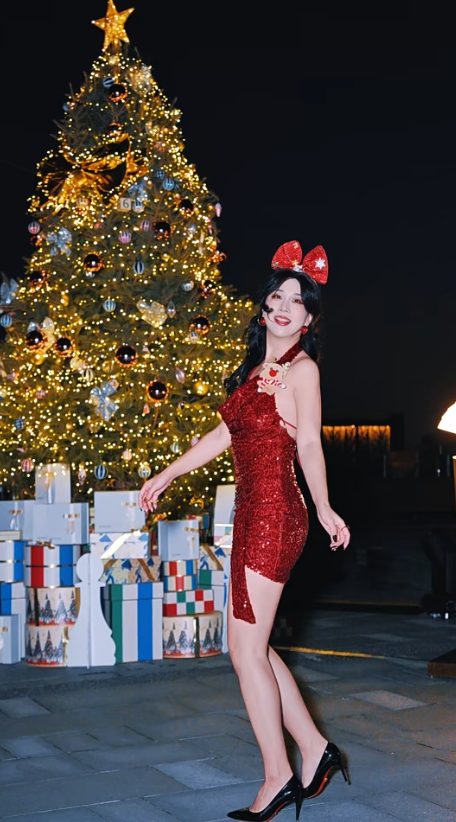 Sexy Halter Sheath Long Prom Dresses Sequins Burgundy Christmas Dresses Sleeveless Evening Dresses DP04468