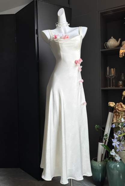 Fashion White Sheath Long Prom Dresses Satin Spaghetti Straps Christmas Dresses Sleeveless Evening Dresses DP04484