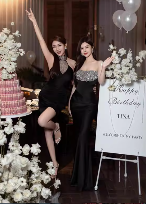 Süßes Ballkleid Spaghettiträger Silbergrau Mini Kurzes Formales Homecoming-Kleid Party Kurzes Ballkleid Hoco Kleider DH2684