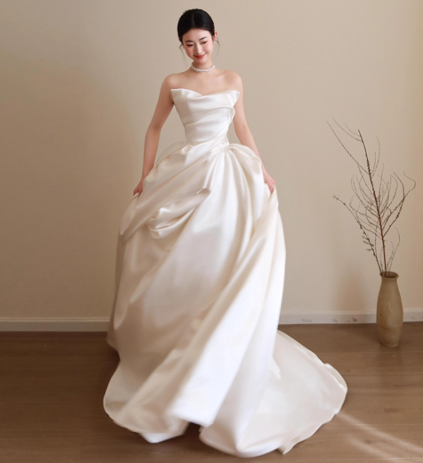 Simple A-Line Long Wedding Dresses Satin Strapless White Bridal Dresses Sleeveless Bridal Gowns DP04491
