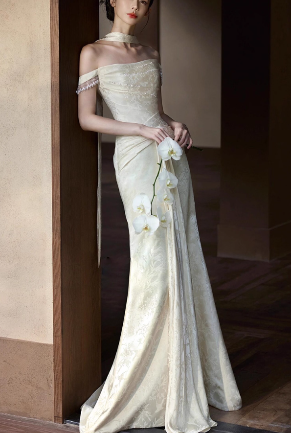 Simple Mermaid Long Wedding Dresses Satin Off-shoulder Light Champagne Bridal Dresses Sleeveless Bridal Gowns DP04492