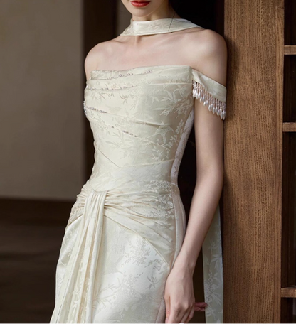 Simple Mermaid Long Wedding Dresses Satin Off-shoulder Light Champagne Bridal Dresses Sleeveless Bridal Gowns DP04492