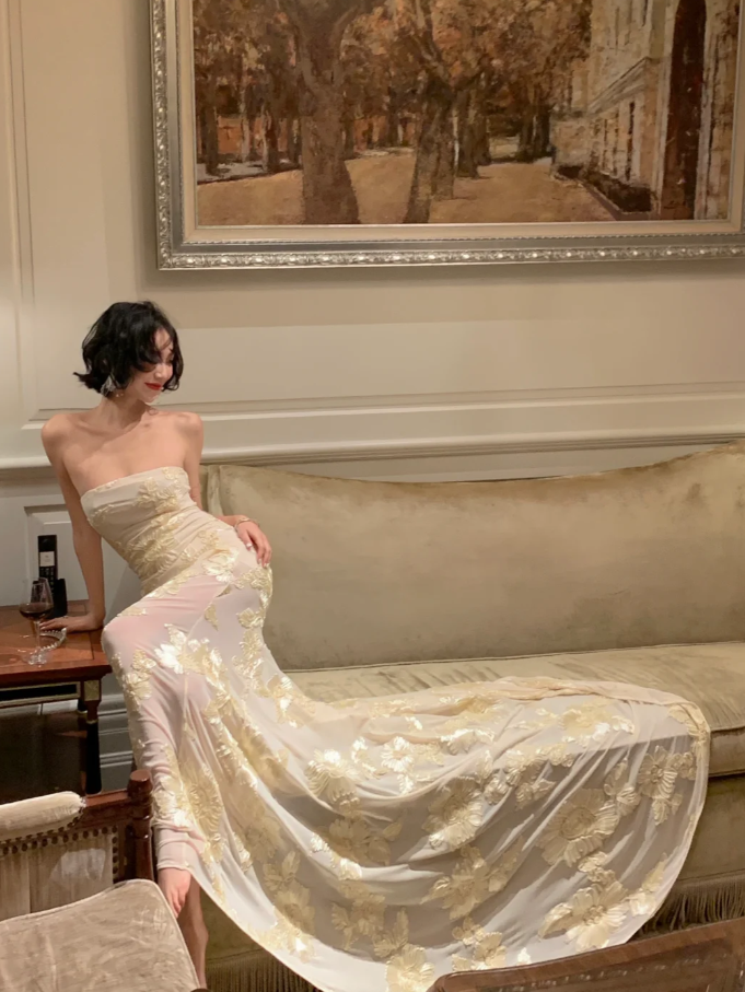 Elegant Strapless Sheath Long Prom Dresses Satin Appliques Sleeveless Evening Dresses DP04506