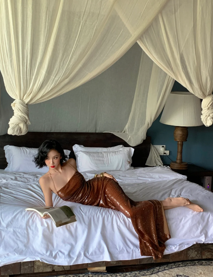 Elegant Halter Sheath Long Prom Dresses Sequins Sleeveless Evening Dresses DP04507