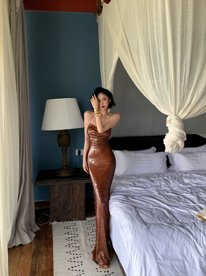 Elegant Halter Sheath Long Prom Dresses Sequins Sleeveless Evening Dresses DP04507