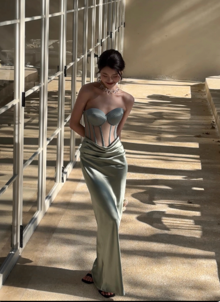 Chic Green Sheath Long Prom Dresses Satin Strapless Evening Dresses Sleeveless Birthday Dresses DP04531