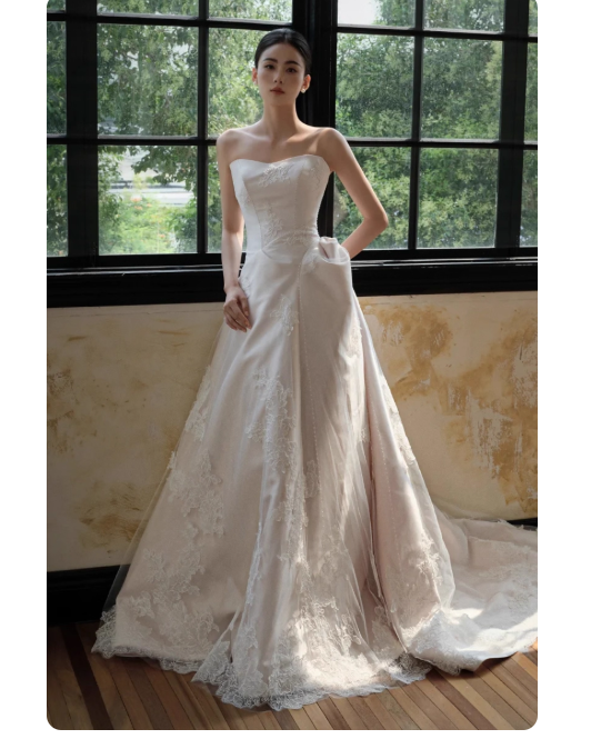 Simple A-Line Long Wedding Dresses Satin Lace White Bridal Dresses Strapless Sleeveless Bridal Gowns DP04542