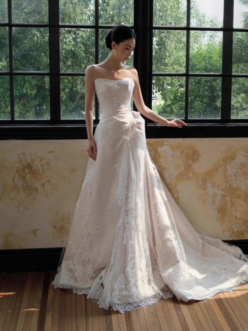 Simple A-Line Long Wedding Dresses Satin Lace White Bridal Dresses Strapless Sleeveless Bridal Gowns DP04542