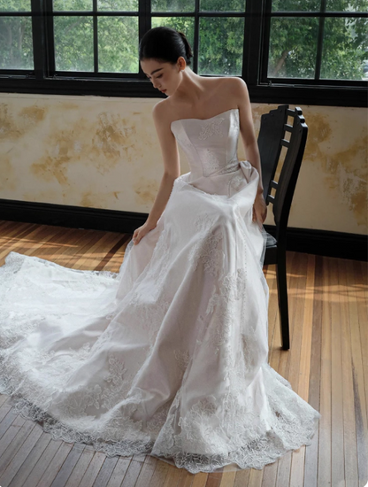 Simple A-Line Long Wedding Dresses Satin Lace White Bridal Dresses Strapless Sleeveless Bridal Gowns DP04542
