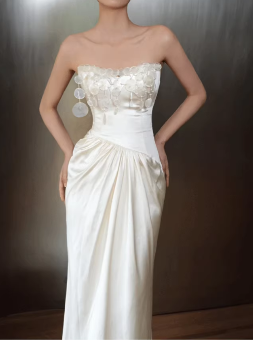 Simple Sheath Long Wedding Dresses Satin White Bridal Dresses Strapless Sleeveless Bridal Gowns DP04543