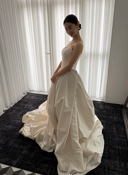 Gorgeous A-Line Strapless Long Wedding Dresses Beaded Satin White Bridal Dresses Sleeveless Bridal Gowns DP04545