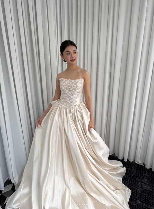 Gorgeous A-Line Strapless Long Wedding Dresses Beaded Satin White Bridal Dresses Sleeveless Bridal Gowns DP04545