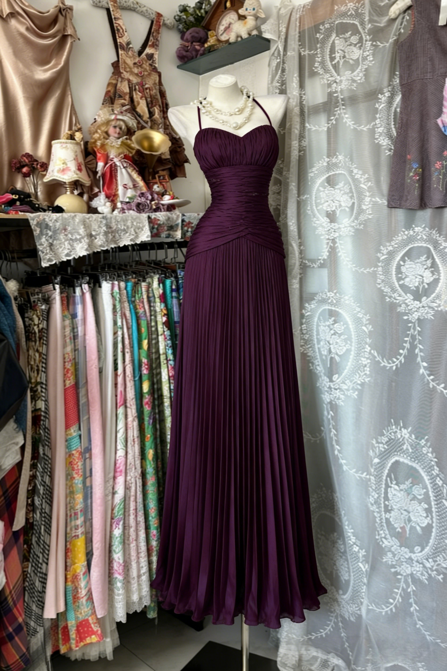 Elegant Sheath Halter Evening Dresses Grape Long Prom Dresses Chiffon Sleeveless  Party Dresses DP04562