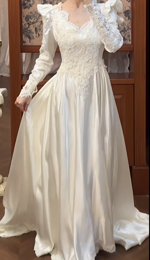 Chic A-Line Long Wedding Dresses Satin V-neck White Bridal Gowns Lace Long Sleeves Bridal Dresses DP04591