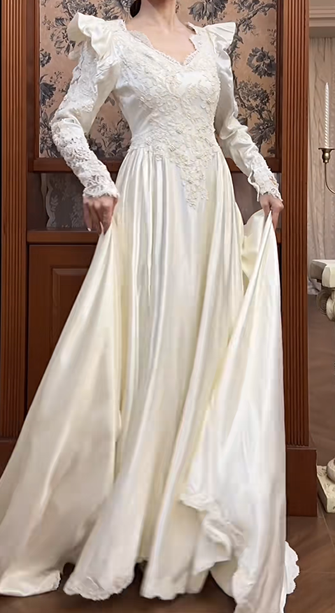 Chic A-Line Long Wedding Dresses Satin V-neck White Bridal Gowns Lace Long Sleeves Bridal Dresses DP04591