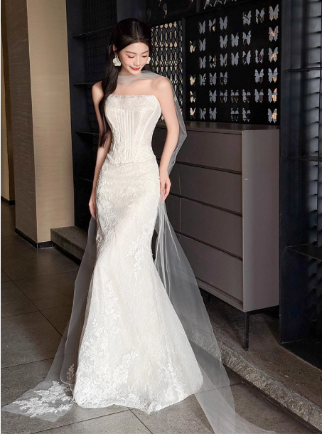 Chic Mermaid Long Wedding Dresses Lace Strapless White Bridal Gowns Appliques Sleeveless Bridal Dresses DP04594