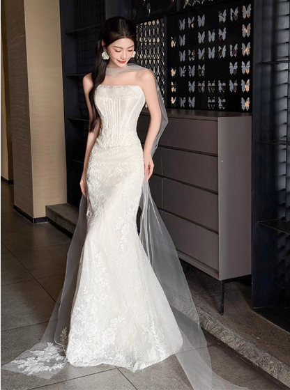 Chic Mermaid Long Wedding Dresses Lace Strapless White Bridal Gowns Appliques Sleeveless Bridal Dresses DP04594
