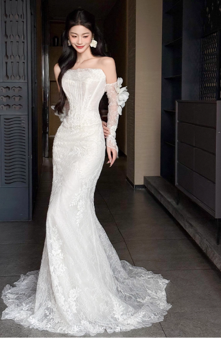 Chic Mermaid Long Wedding Dresses Lace Strapless White Bridal Gowns Appliques Sleeveless Bridal Dresses DP04594
