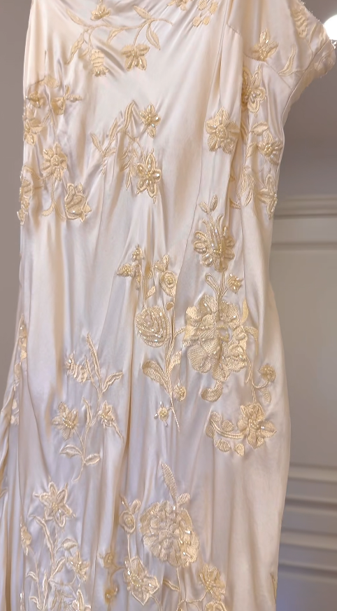 Vintage Champagne Prom Dresses Satin Sheath Long Evening Dresses Beaded Sleeveless Party Dresses DP04602