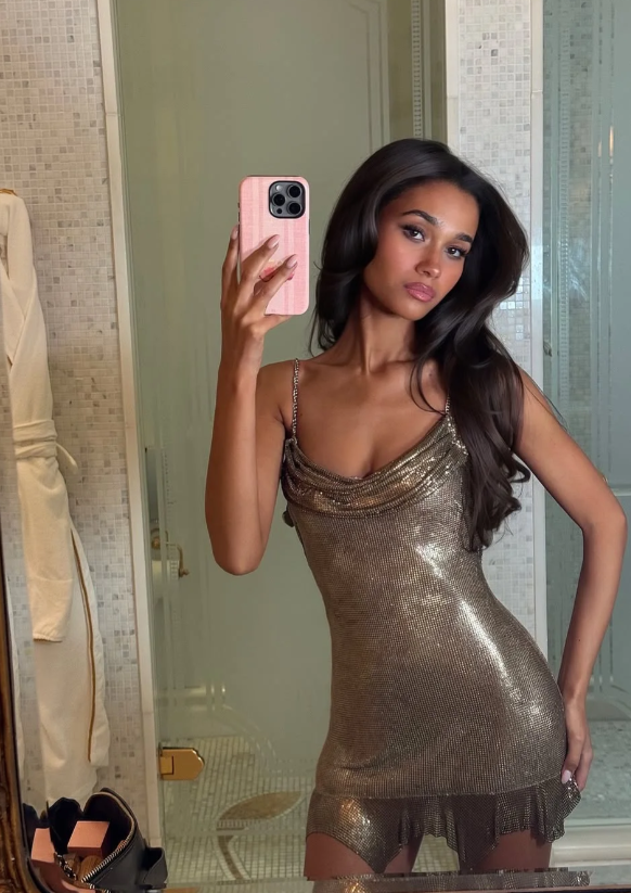 Sexy Sheath Champagne Short Prom Dresses Chiffon Spaghetti Straps Evening Dresses Sleeveless Party Dresses DP04614