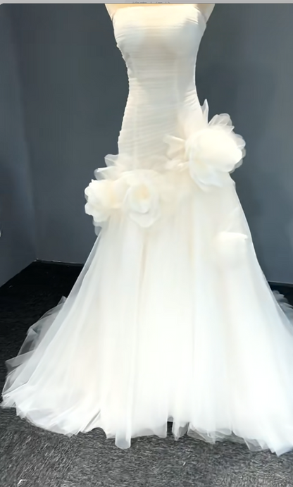 Simple Sheath Long Wedding Dresses Tulle Strapless White Bridal Gowns Sleeveless Bridal Dresses DP04622