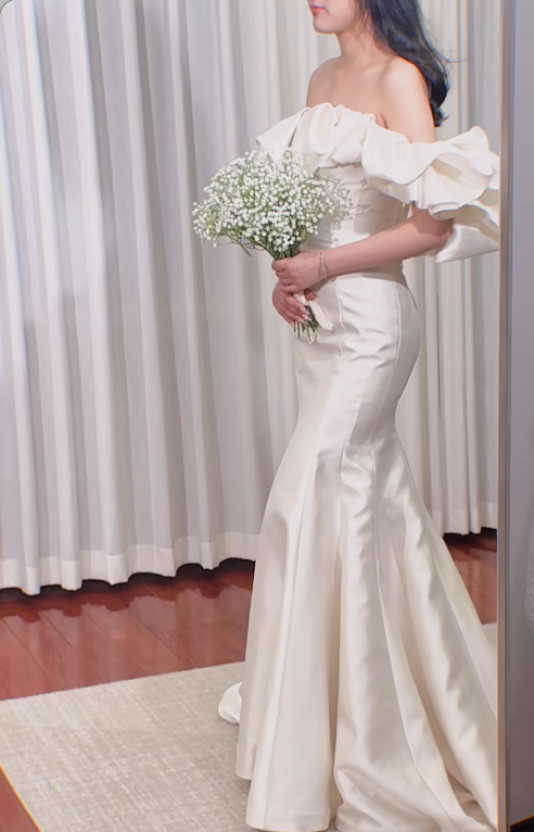 Simple Mermaid Long Wedding Dresses Satin Off-shoulder White Bridal Gowns Cups Sleeves Bridal Dresses DP04623