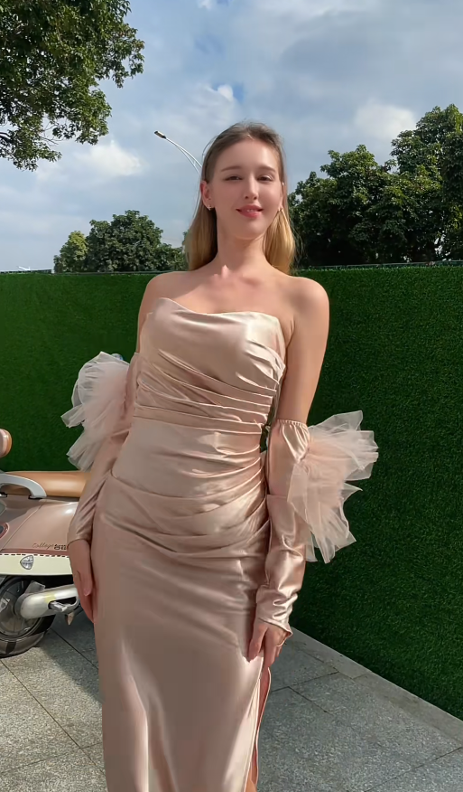 Elegant Champagne Sheath Long Prom Dresses Satin Strapless Birthday Dresses Sleeveless Evening Dresses DP04655