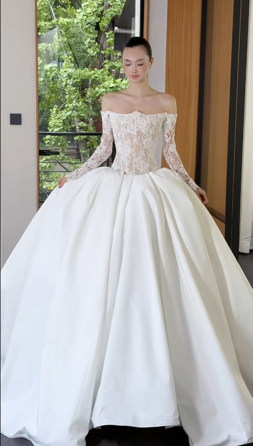 Chic A-line Long Wedding Dresses Satin Applique White Bridal Dresses Off-shoulder Long Sleeves Bridal Gowns DP04683