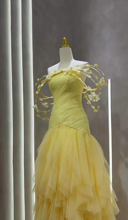 Chic Yellow Long Prom Dresses Strapless Sheath Evening Dresses Tulle Birthday Dresses DP04705