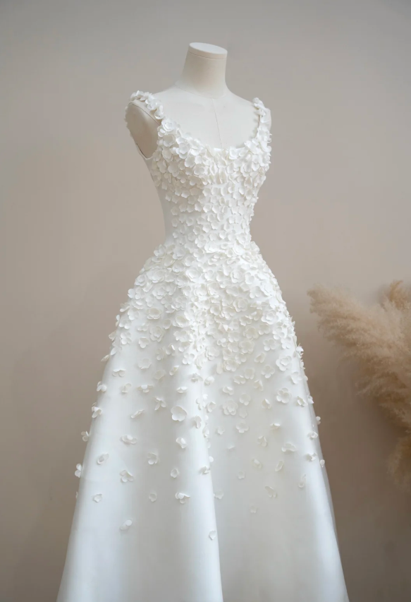 Elegant A-Line Long Wedding Dresses Straps White Bridal Dresses Satin Appliques Sleeveless Bridal Gowns DP04726