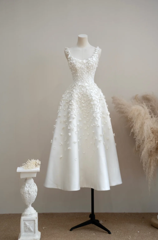 Elegant A-Line Long Wedding Dresses Straps White Bridal Dresses Satin Appliques Sleeveless Bridal Gowns DP04726