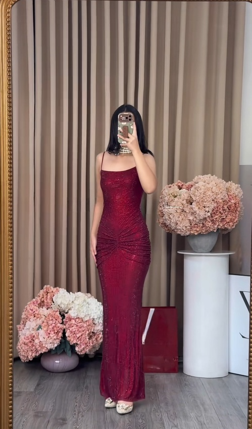 Gorgeous Burgundy Long Prom Dresses Spaghetti Straps Sheath Birthday Dresses Tulle Rhinstones Sleeveless Evening Gowns DP04743