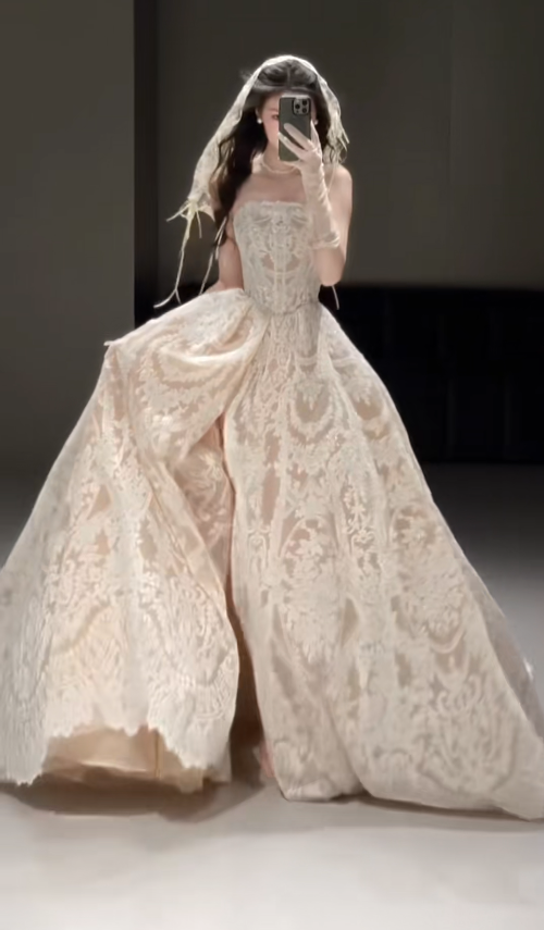 Timeless A-Line Long Wedding Dresses Strapless White Bridal Gowns Applique Tulle Birdal Dresses DP04756